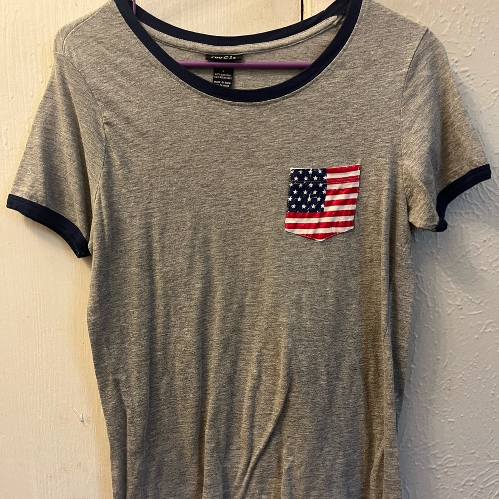 Gray patriotic tee